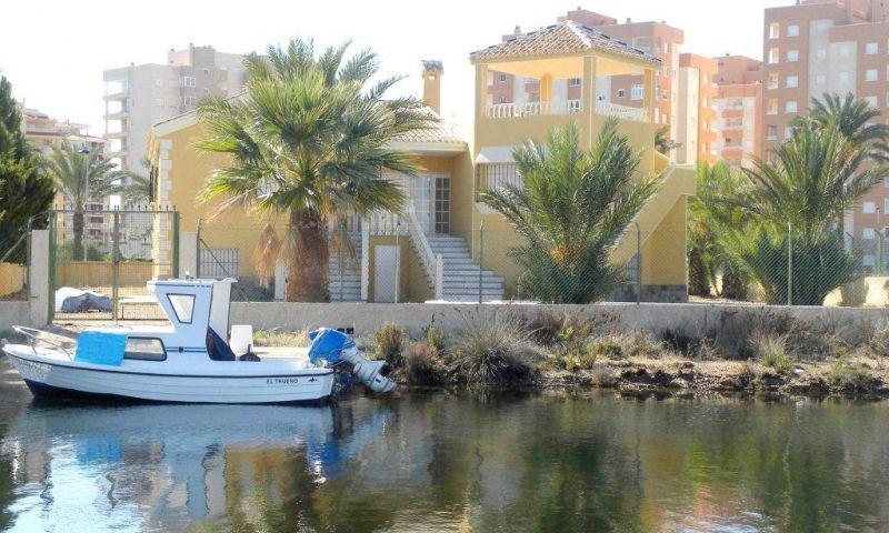 Nuevo villa en La Manga del Mar Menor