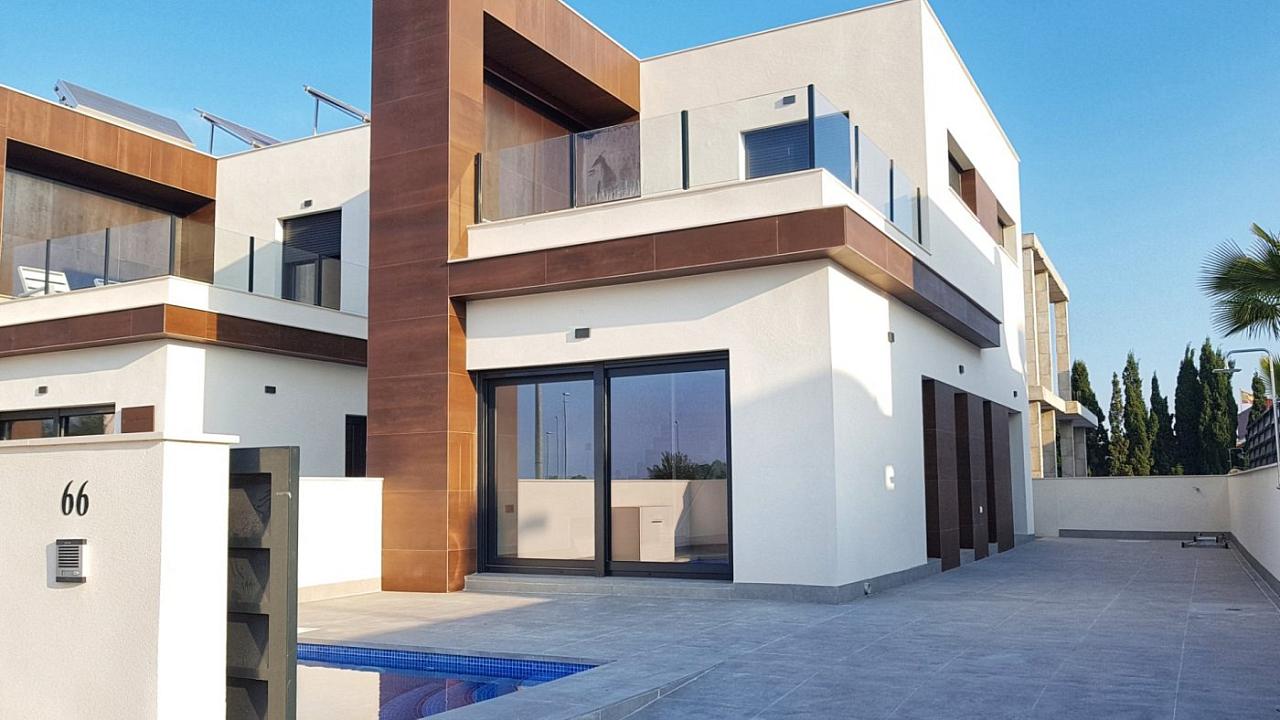 New villa in Daya Nueva