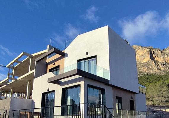 Nuevo villa en Polop