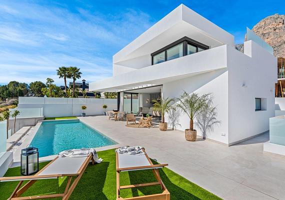 Nuevo villa en Polop