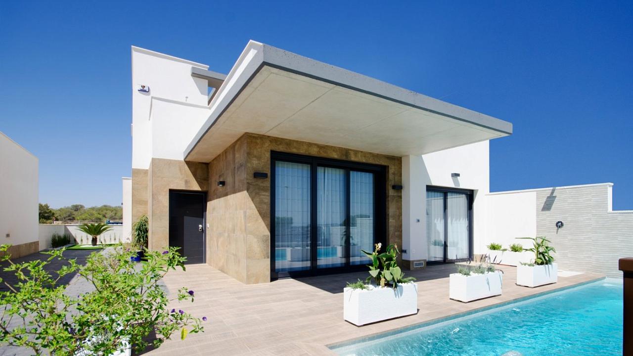 Nuevo villa en San Miguel de Salinas