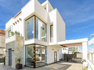 Nuevo villa en Los Montesinos