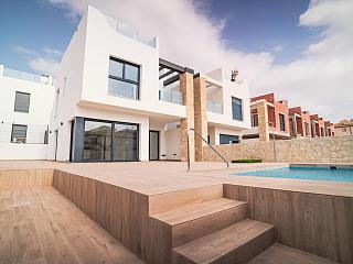 Nuevo villa en Orihuela Costa