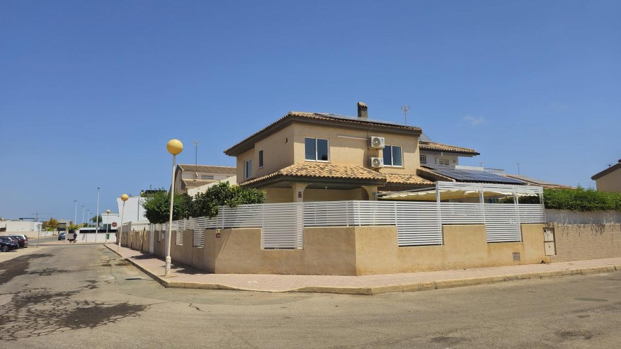 Семейный дом в SANTIAGO DE LA RIBERA