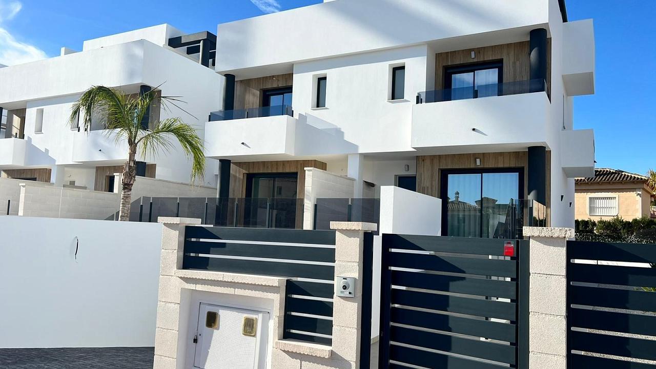 Nuevo villa en Benferri