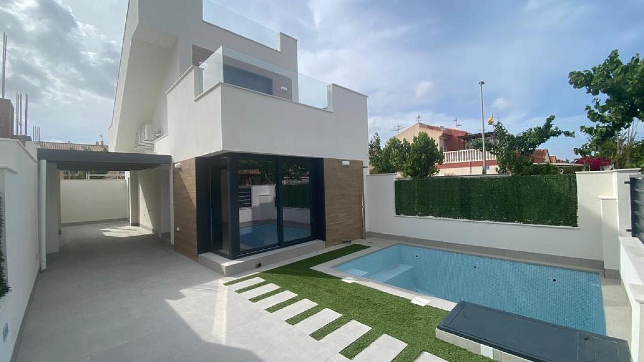 New villa in Los Alcazares
