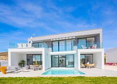 New villa in Baños y Mendigo