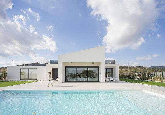 New villa in Baños y Mendigo