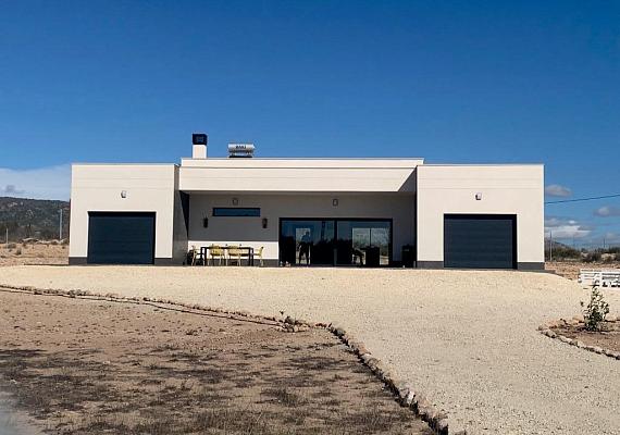 Nuevo villa en Pinoso