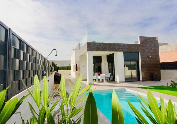 Nuevo villa en Pinoso