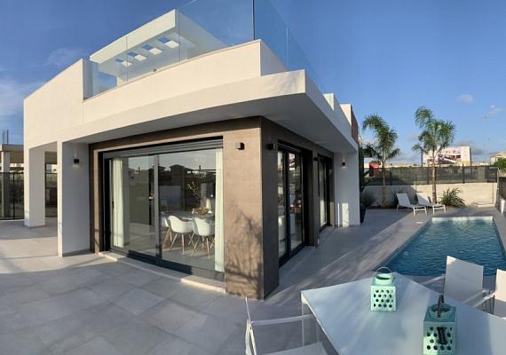 New villa in Daya Nueva