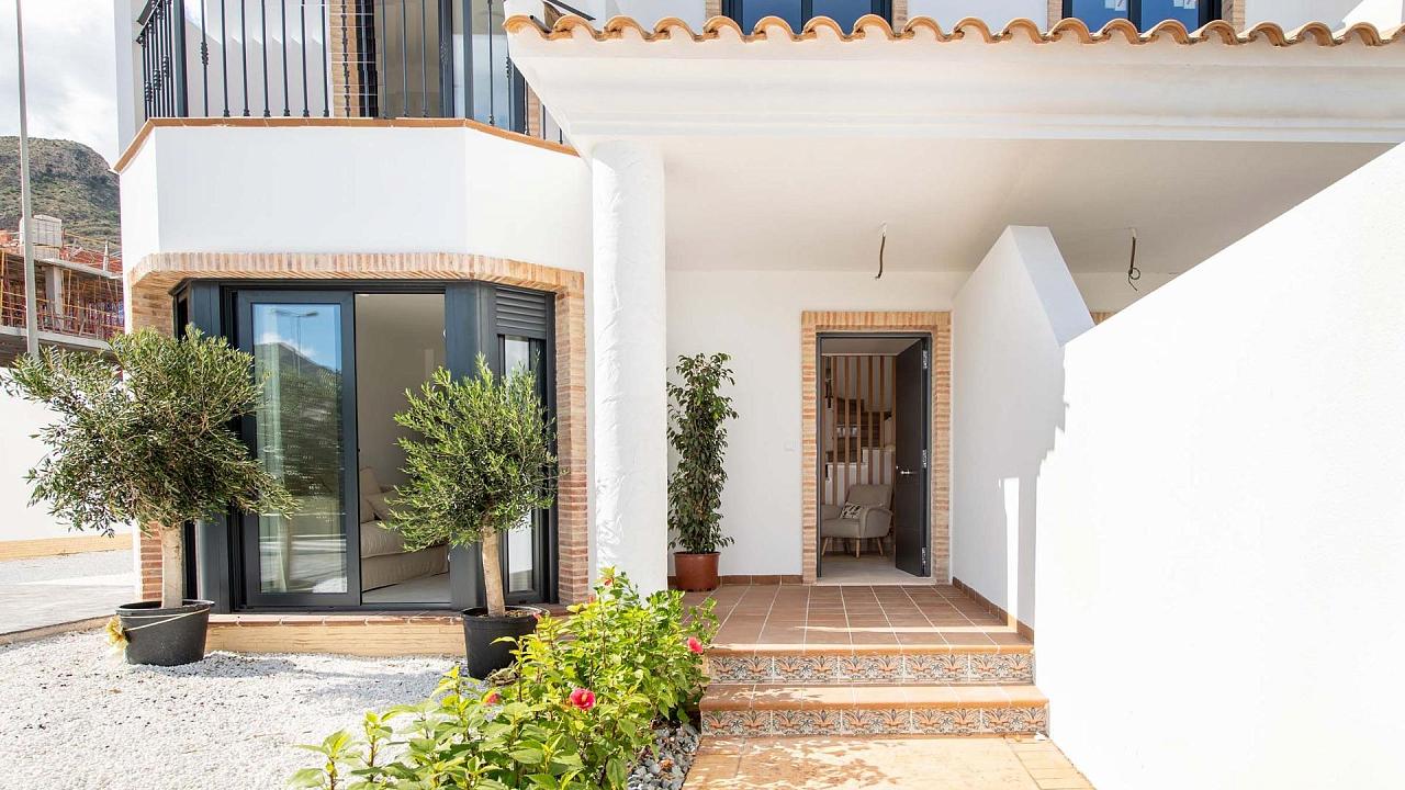 Новый таунхаус в Cox