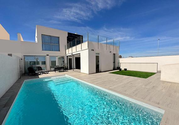 New villa in Los Belones