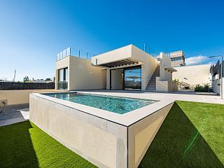 Nuevo villa en Polop