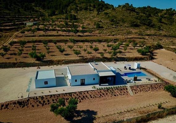 Nuevo villa en Abanilla