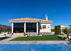 Nuevo villa en Pinoso