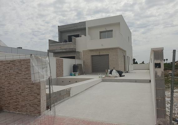 New villa in Daya Nueva